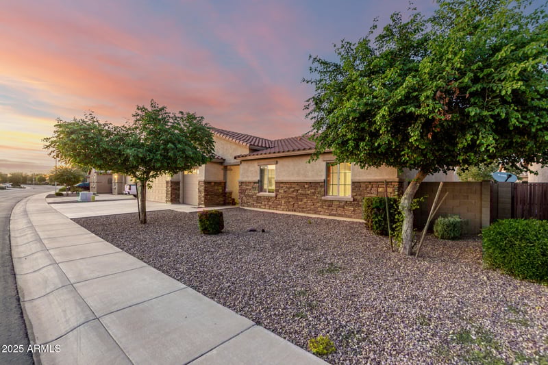 5742 Kowalsky Ln, Laveen, AZ 85339