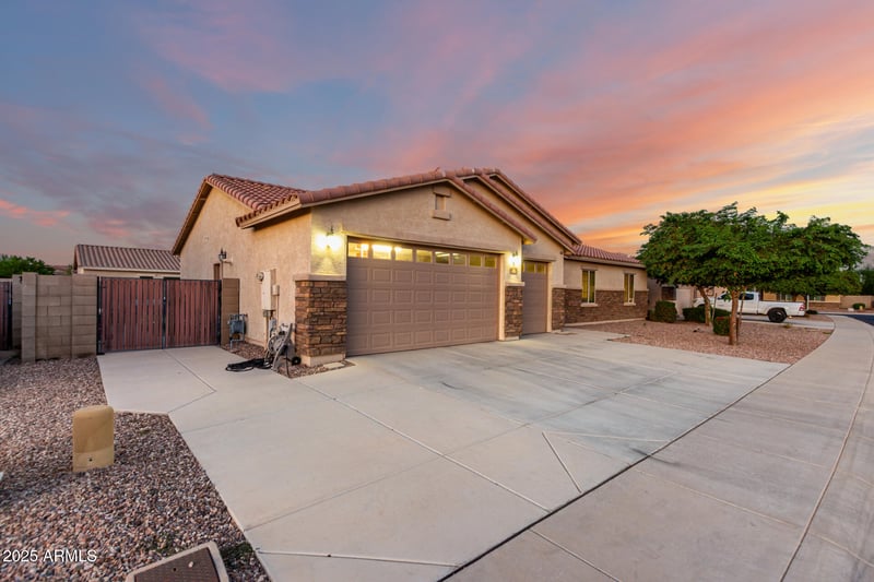 5742 Kowalsky Ln, Laveen, AZ 85339