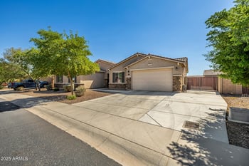 5743 Huntington Dr, Laveen, AZ 85339