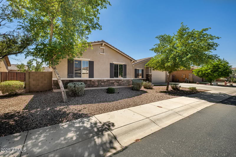 5743 Huntington Dr, Laveen, AZ 85339