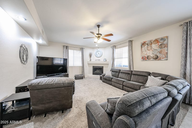 5745 Mariposa Grande Ln, Glendale, AZ 85310