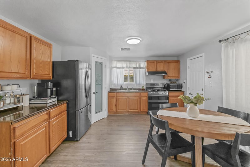 5746 Market St, Glendale, AZ 85301