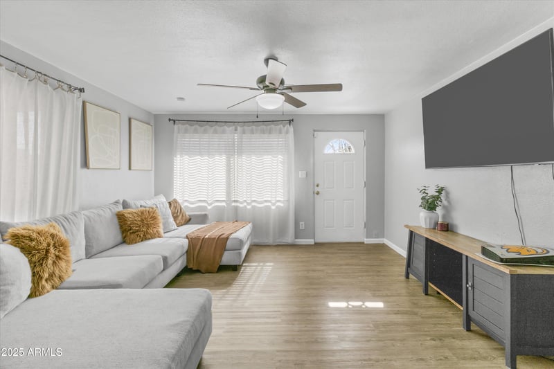 5746 Market St, Glendale, AZ 85301