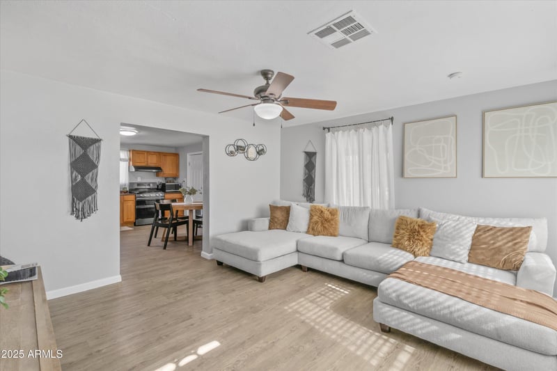 5746 Market St, Glendale, AZ 85301