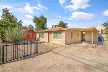 5746 Market St, Glendale, AZ 85301