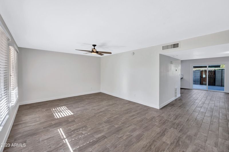 5746 N 44th Dr, Glendale, AZ 85301