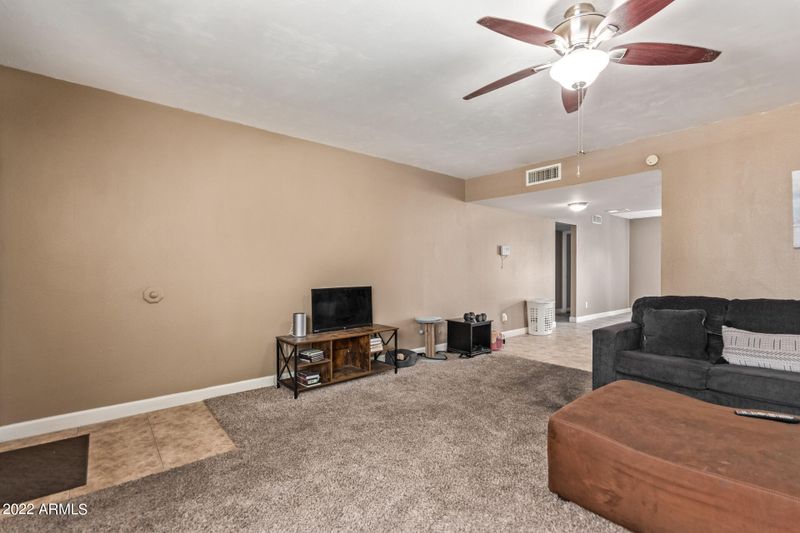 5748 N 43rd Ln, Glendale, AZ 85301