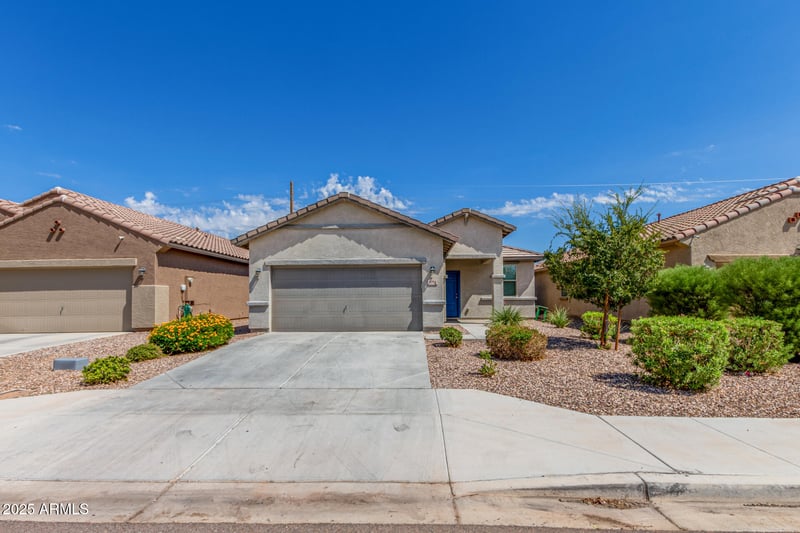 5751 71st Dr, Glendale, AZ 85303