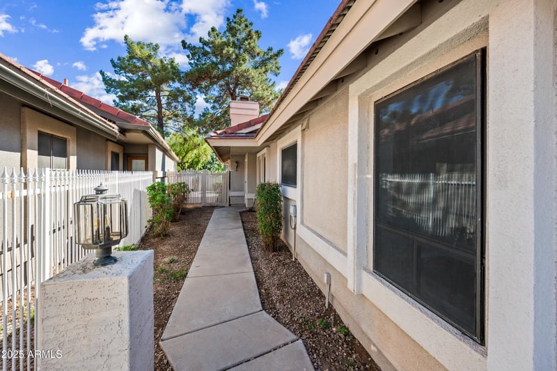 5751 Del Rio St, Chandler, AZ 85226