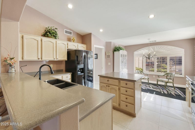 5752 Amberwood Dr, Sun Lakes, AZ 85248