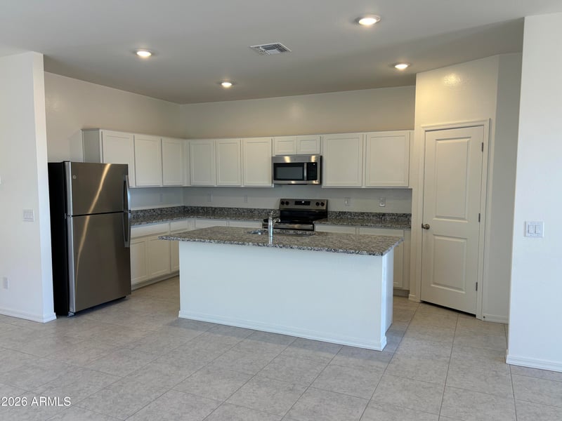 5753 Hornblende Way, San Tan Valley, AZ 85144