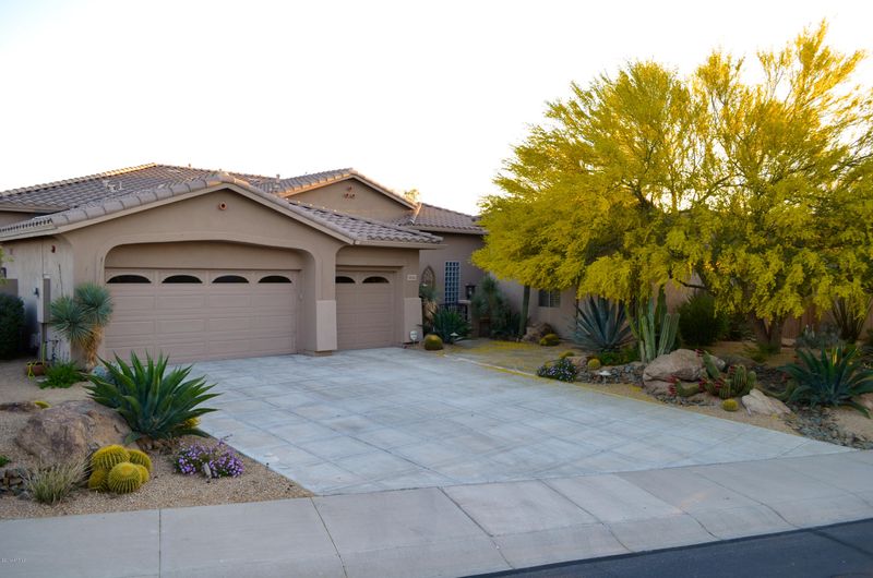 5753 E Night Glow Cir, Scottsdale, AZ 85266