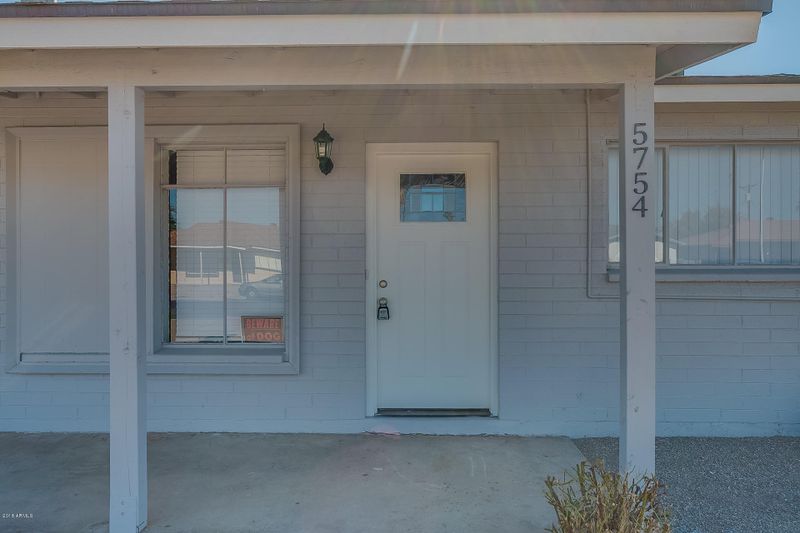 5754 N 38th Dr, Phoenix, AZ 85019
