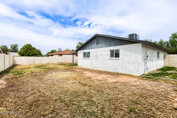 5755 W Sunnyside Dr, Glendale, AZ 85304