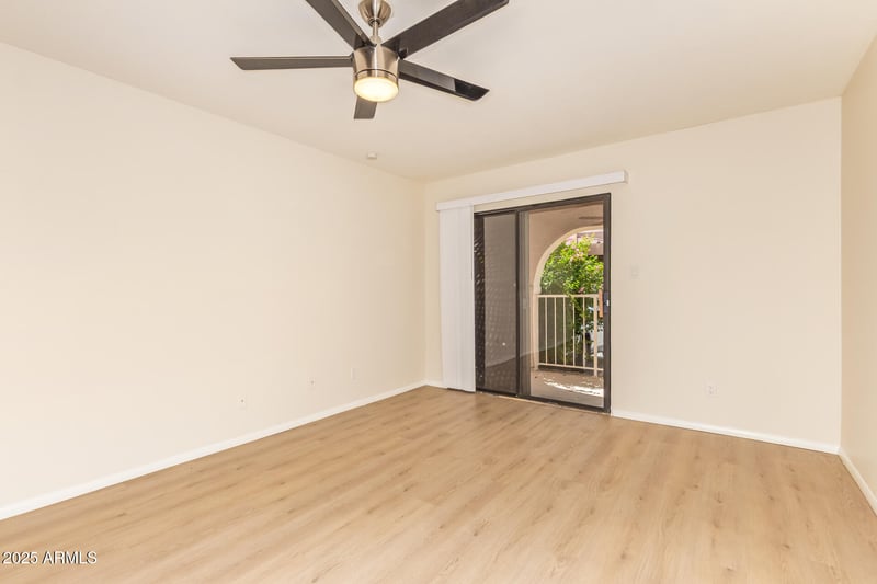 5757 Eugie Ave #1040, Glendale, AZ 85304