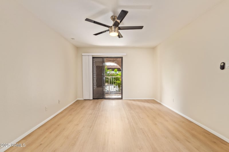 5757 Eugie Ave #1040, Glendale, AZ 85304