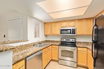 5757 Eugie Ave #1040, Glendale, AZ 85304