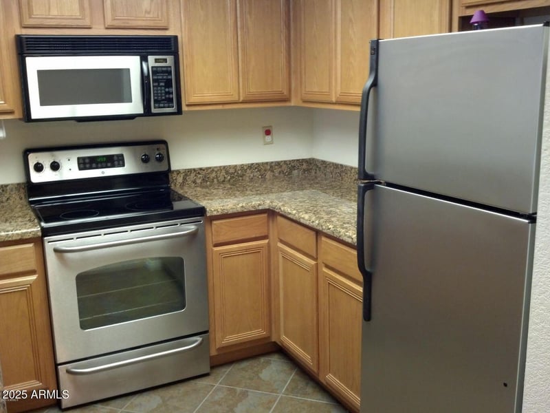 5757 Eugie Ave #2072, Glendale, AZ 85304