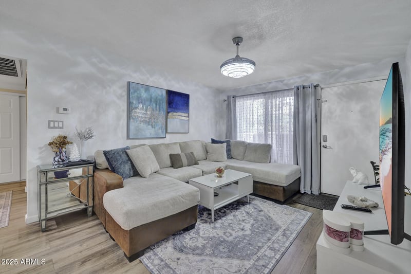5757 Eugie Ave #2100, Glendale, AZ 85304