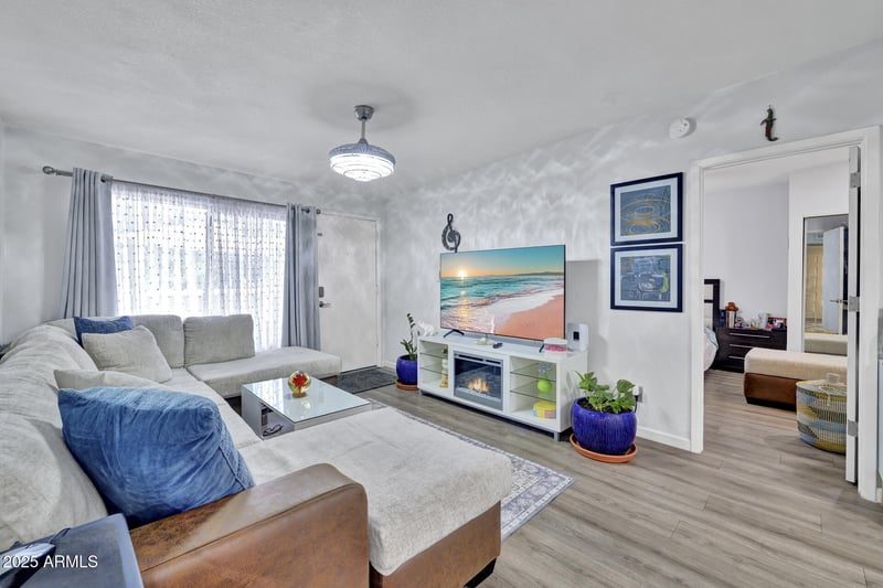 5757 Eugie Ave #2100, Glendale, AZ 85304