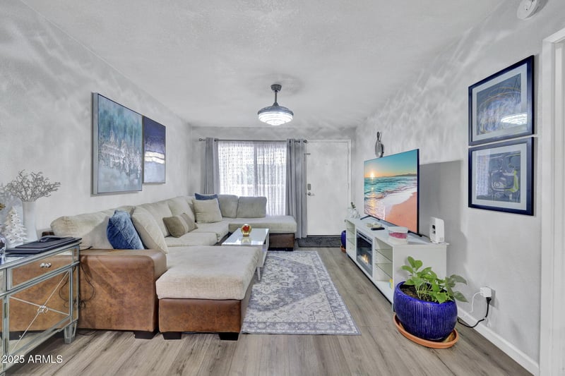 5757 Eugie Ave #2100, Glendale, AZ 85304
