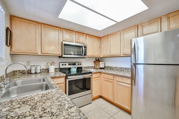 5757 Eugie Ave #2068, Glendale, AZ 85304
