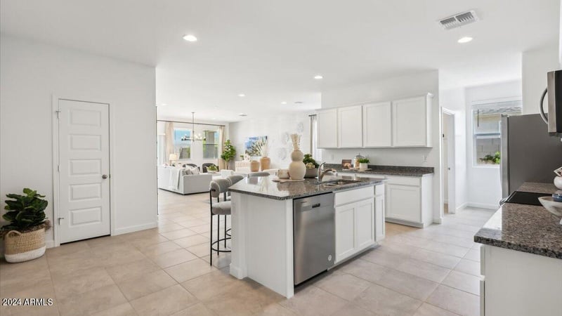 5758 Freesia Ln, San Tan Valley, AZ 85140