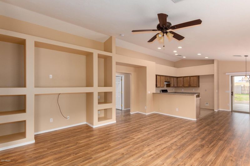 576 E 9th Ave, Apache Junction, AZ 85119