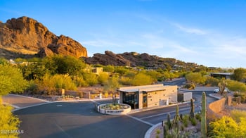 5761 Echo Canyon Cir, Phoenix, AZ 85018