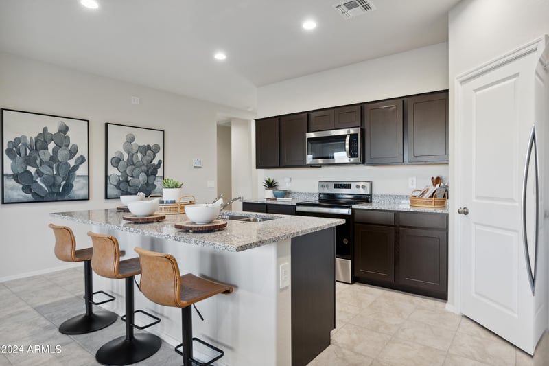 5761 Freesia Ln, San Tan Valley, AZ 85140