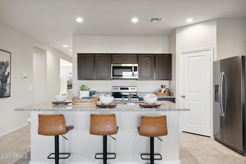 5761 Freesia Ln, San Tan Valley, AZ 85140