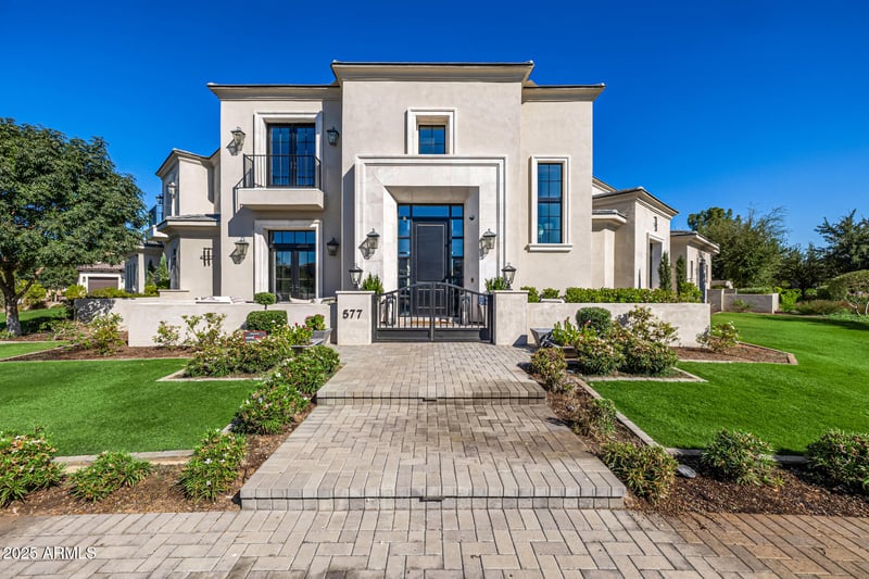 577 Horseshoe Pl, Chandler, AZ 85248