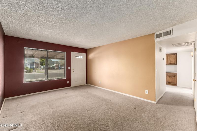 577 W Magdalena Dr, Tempe, AZ 85283