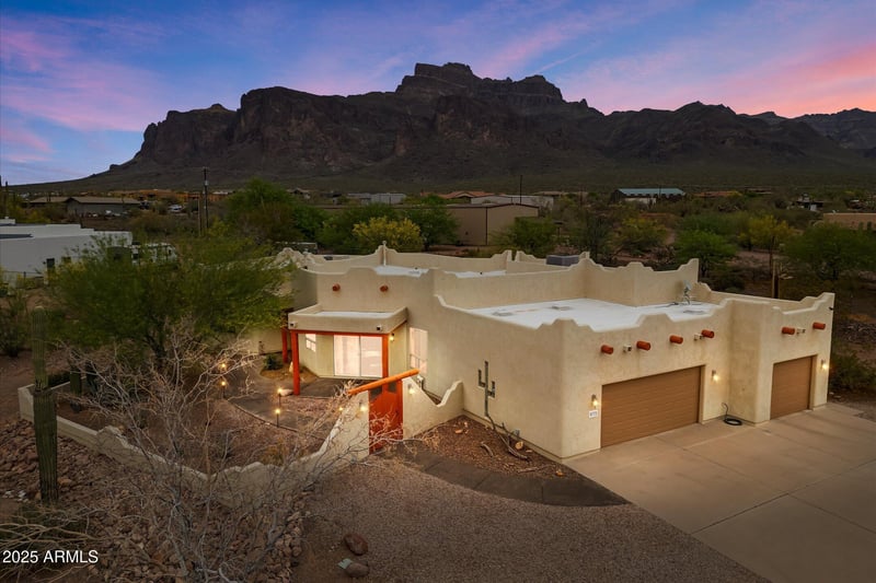 5772 1st Ave, Apache Junction, AZ 85119