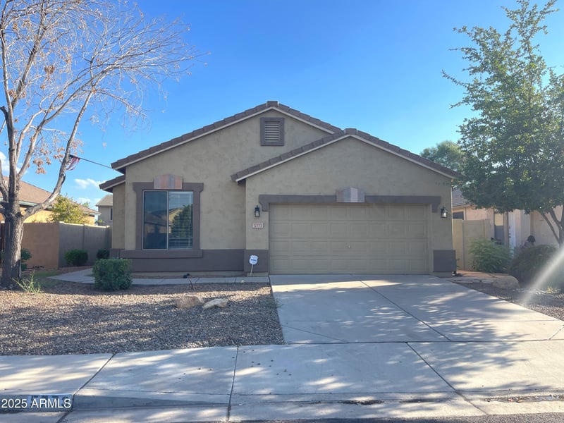 5773 Golden Ln, Glendale, AZ 85302