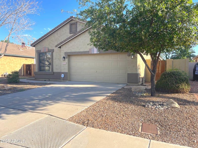 5773 Golden Ln, Glendale, AZ 85302