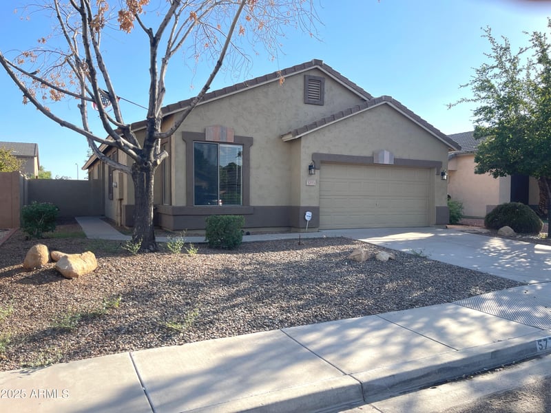 5773 Golden Ln, Glendale, AZ 85302