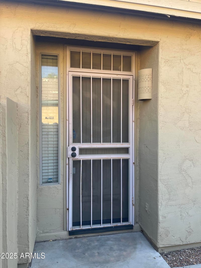 5773 Golden Ln, Glendale, AZ 85302