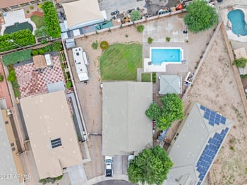 5775 72nd Dr, Glendale, AZ 85303