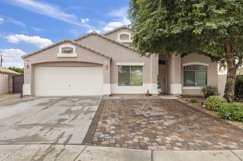 5775 72nd Dr, Glendale, AZ 85303