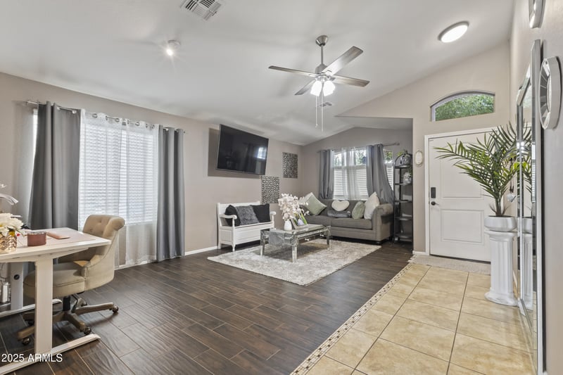 5775 72nd Dr, Glendale, AZ 85303