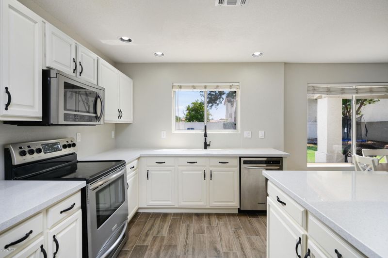 5779 W Windrose Dr, Glendale, AZ 85304