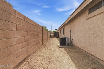 5780 Freeway Ln, Glendale, AZ 85302