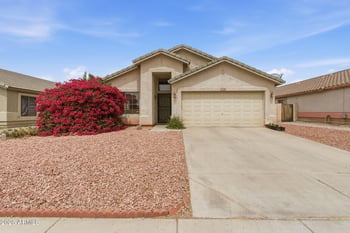 5780 Freeway Ln, Glendale, AZ 85302