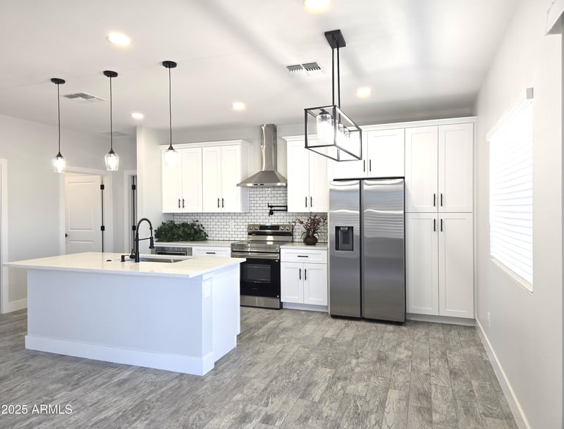 5786 Red Bird Ln, San Tan Valley, AZ 85140