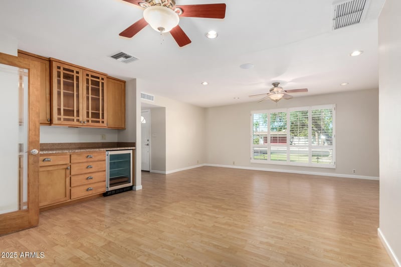 58 Canterbury Ct, Phoenix, AZ 85022