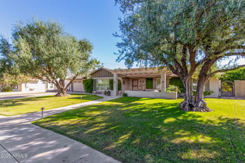 58 E Canterbury Ct, Phoenix, AZ 85022