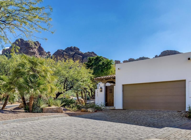5800 N Echo Canyon Ln, Phoenix, AZ 85018