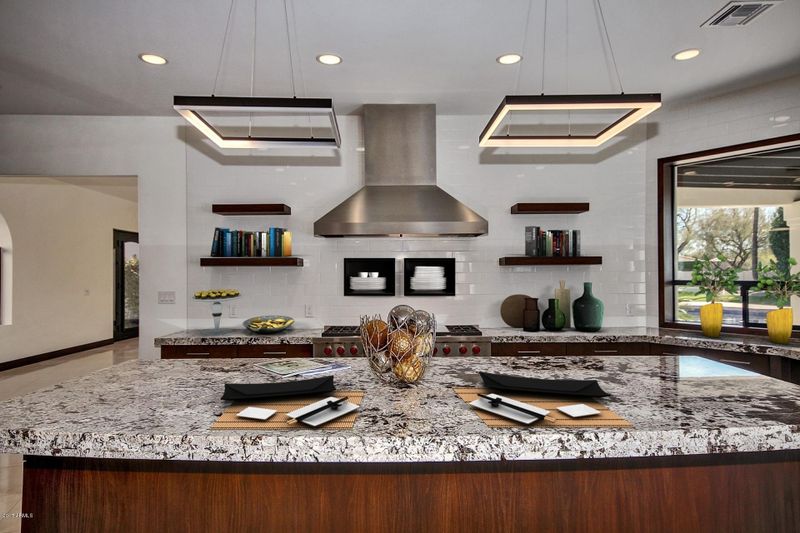 5801 E Berneil Ln, Paradise Valley, AZ 85253