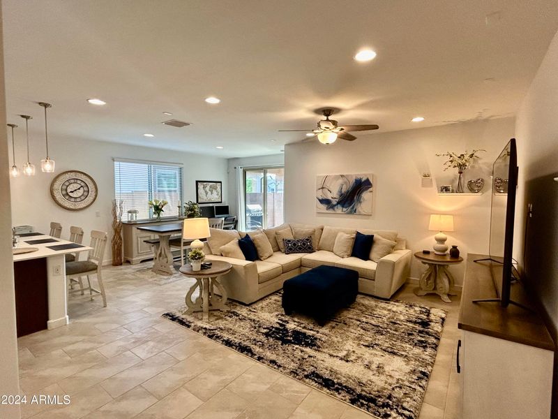 5801 N 89th Dr, Glendale, AZ 85305